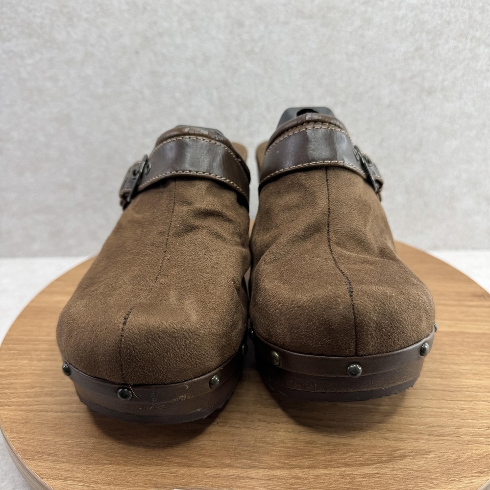 American Eagle Shoes Womens‎ 8.5 Brown Faux Suede Wedge Mule Clog Studded Buckle - Picture 2 of 9